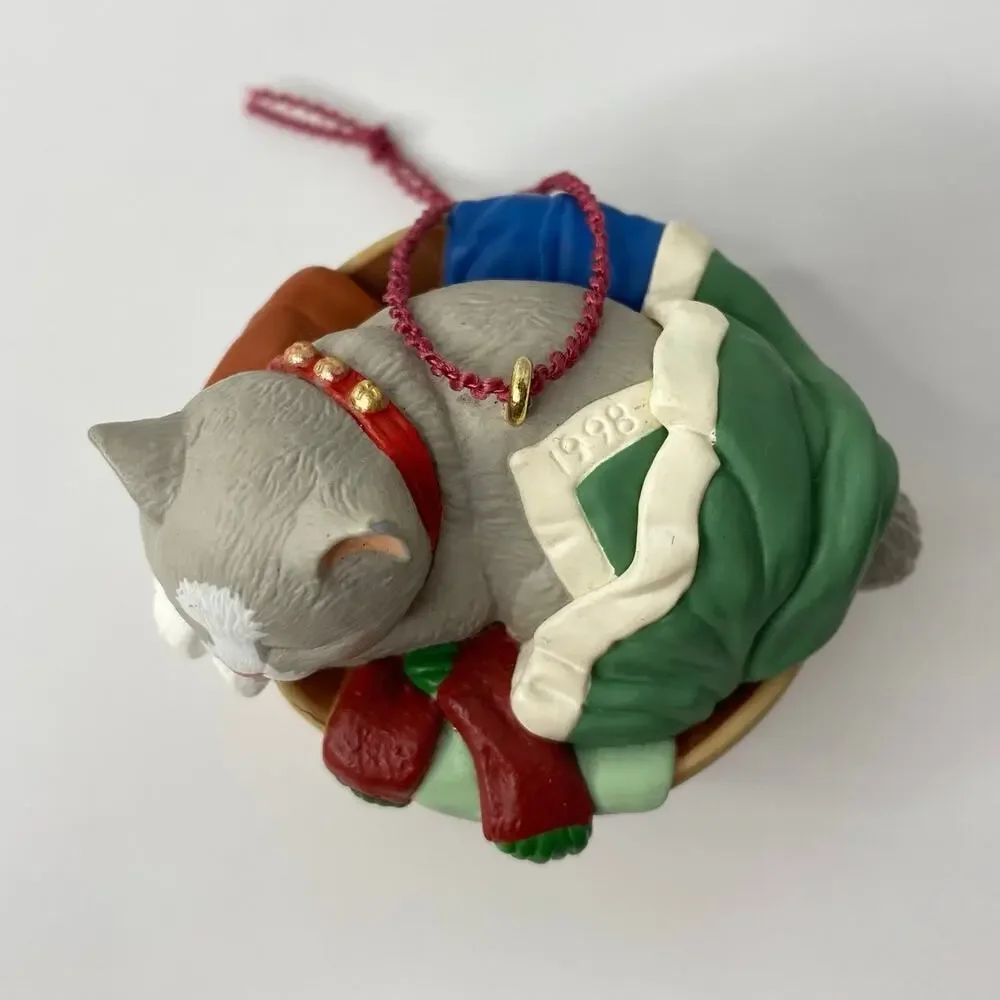 Hallmark Ornament 1998 Cat Naps 5th Final Series Sleeping Kitten Pet Parent Gift
